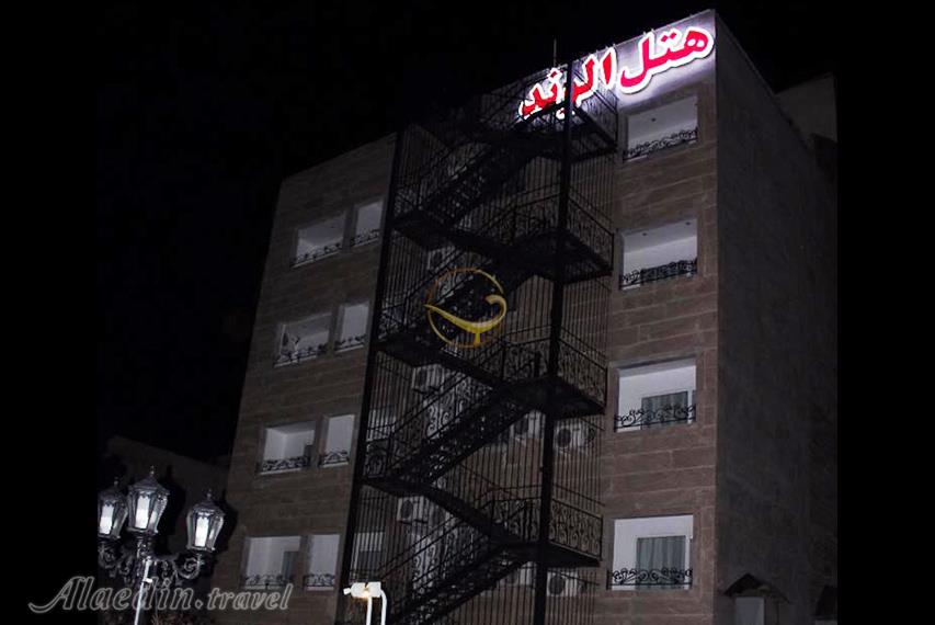 نمای شب هتل سه ستاره الوند مشهد | علاءالدین تراول