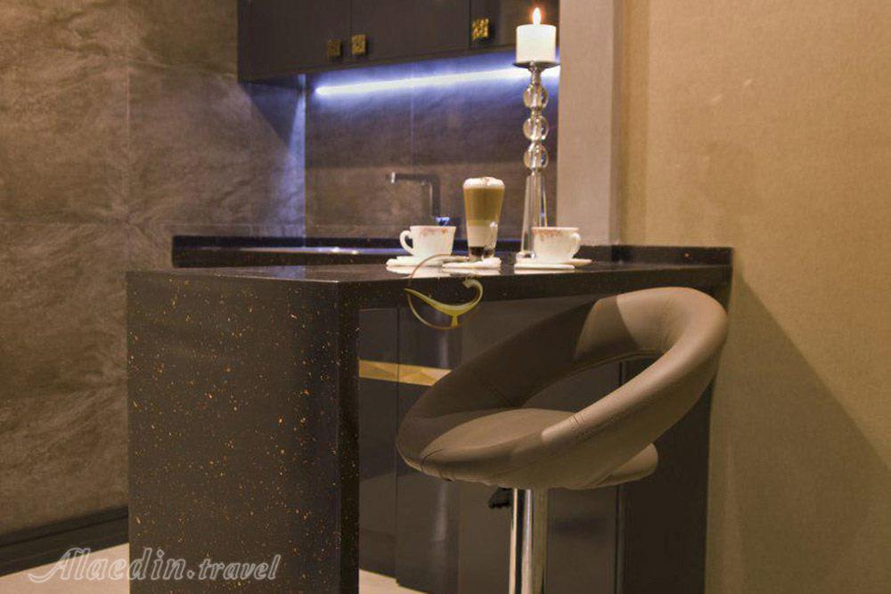 کافی شاپ مدرن هتل 4 ستاره اترک مشهد | علاءالدین تراول