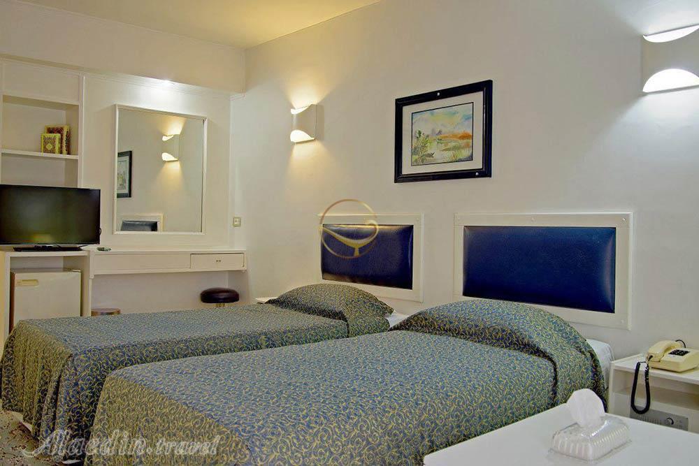 اتاق دو تخته هتل 4 ستاره اترک مشهد | علاءالدین تراول