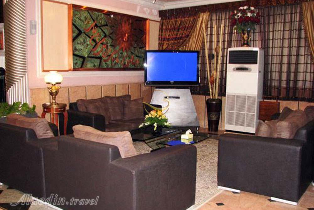 لابی هتل سه ستاره اعیان مشهد | علاءالدین تراول