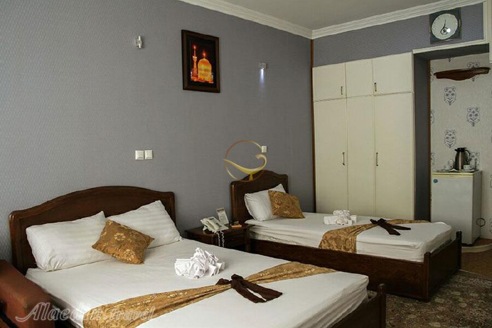 اتاق سه تخته هتل سه ستاره باختر مشهد