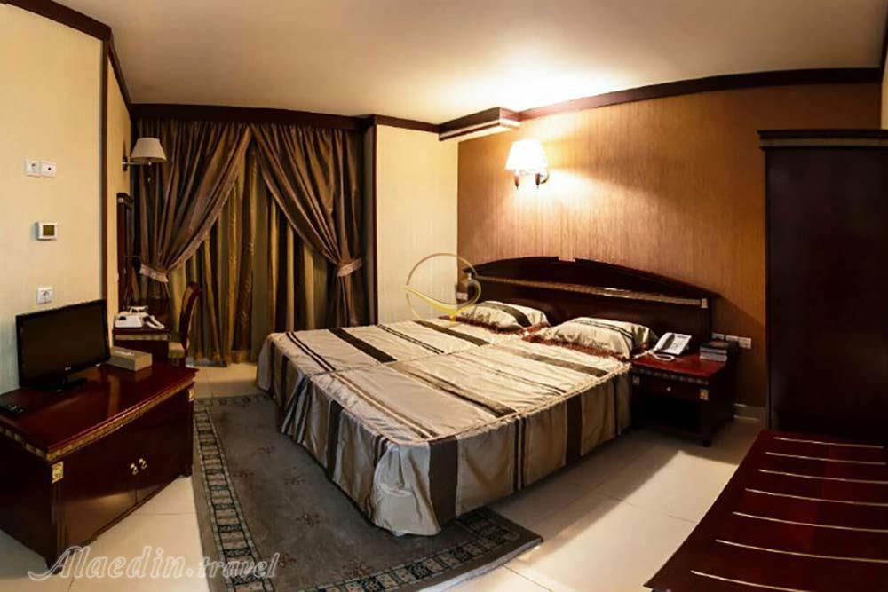 اتاق تویین هتل آپارتمان بشری مشهد | علاءالدین تراول