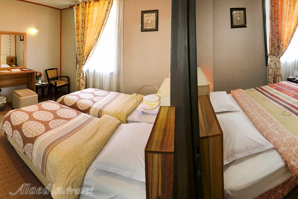 سوئیت چهار نفره هتل 3 ستاره فرهنگ و هنر مشهد | علاءالدین تراول