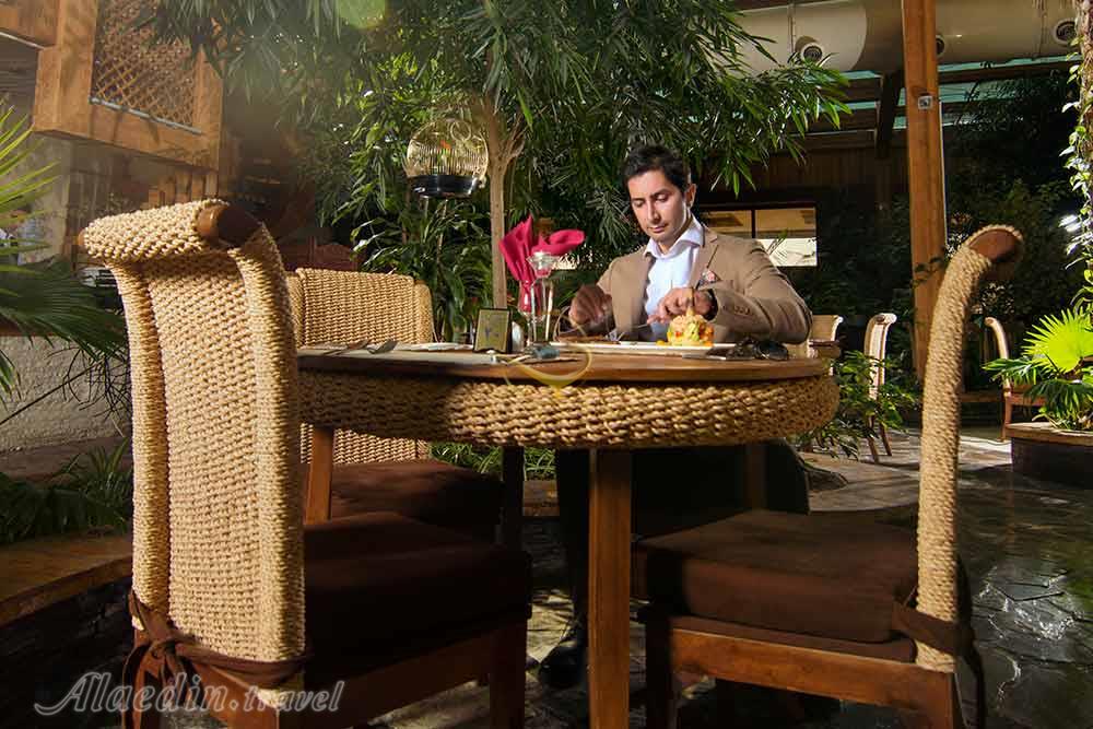 رستوران هتل درویشی | علاءالدین تراول