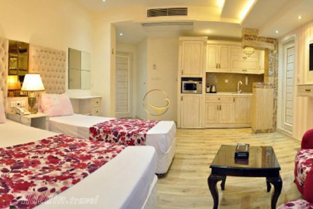 اتاق سه تخته هتل آپارتمان عمارت مشهد | علاءالدین تراول