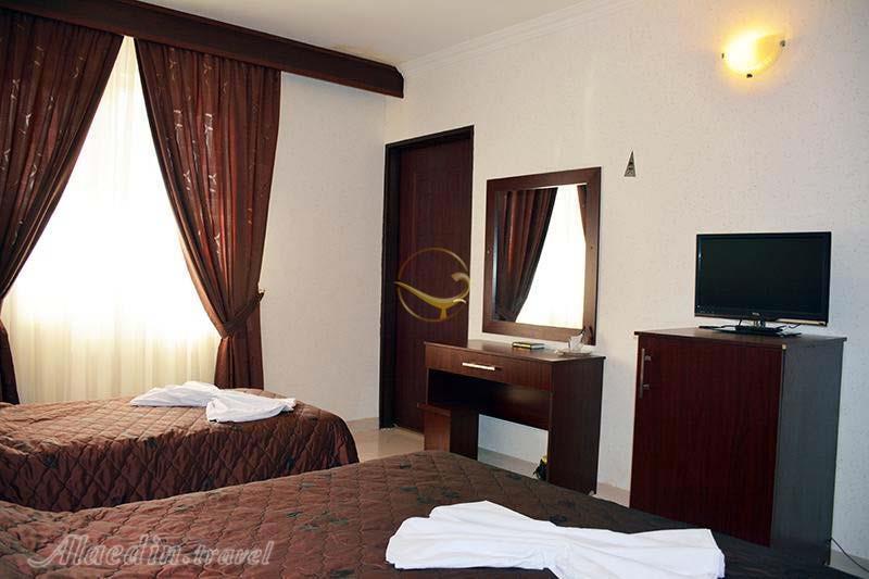 اتاق توئین هتل سه ستاره ارم مشهد | علاءالدین تراول