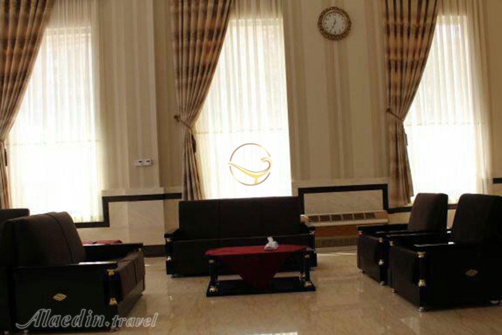 لابی هتل آپارتمان فاخر مشهد | علاءالدین تراول