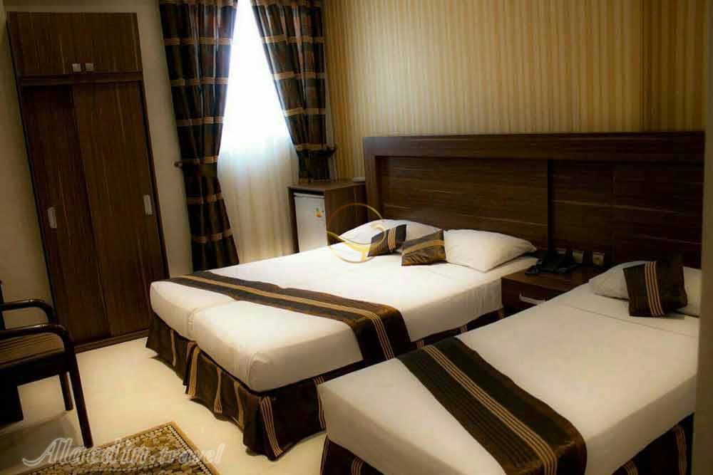 اتاق سه نفره هتل هانی پارس مشهد | علاءالدین تراول