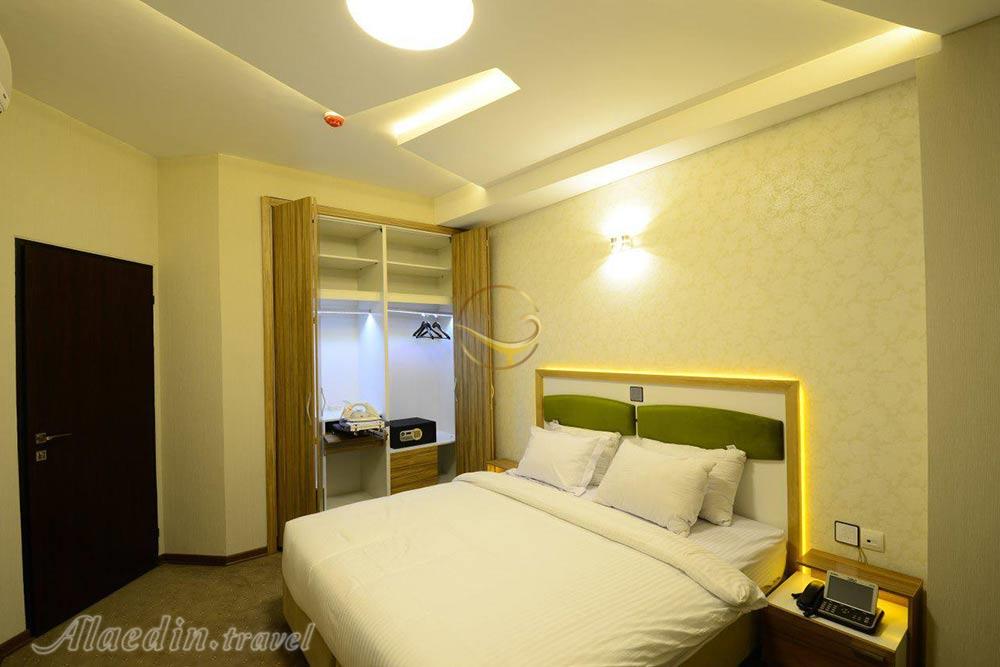 اتاق دبل هتل آپارتمان 4 ستاره حیات مشهد | علاءالدین تراول