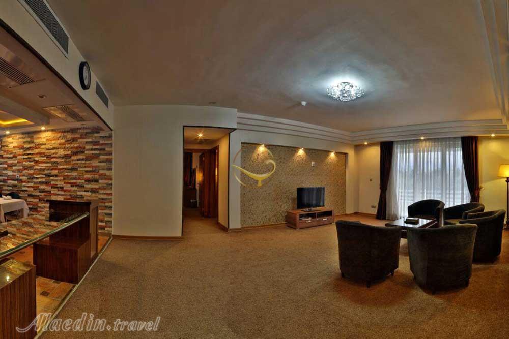 سالن نشیمن هتل 5 ستاره هما 1 مشهد | علاءالدین تراول
