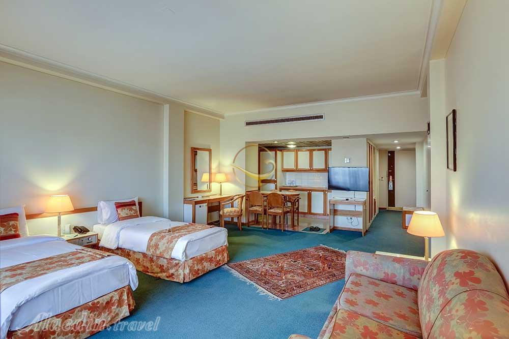 سوئیت دو نفره هتل 5 ستاره هما 2 مشهد | علاءالدین تراول