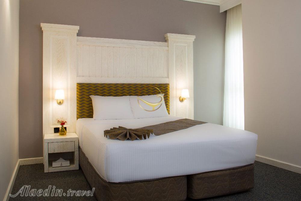 اتاق دو نفره هتل جوارالملک مشهد | علاءالدین تراول