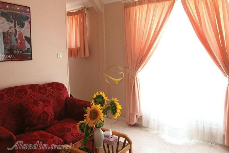 فضای نشیمن هتل آپارتمان کوروش مشهد | علاءالدین تراول