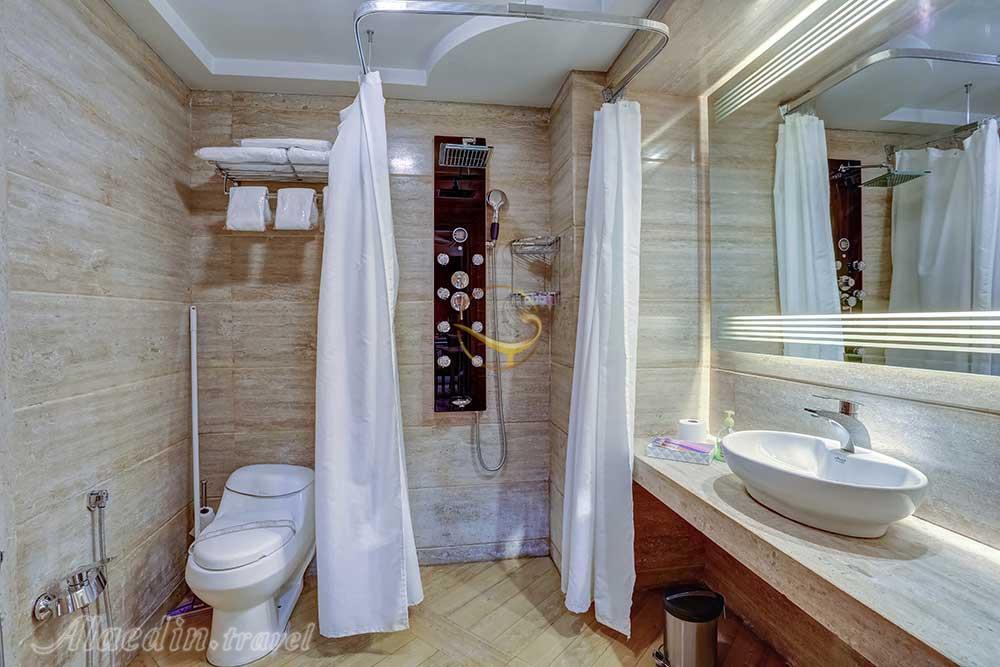 سرویس بهداشتی هتل 5 ستاره کوثر ناب مشهد | علاءالدین تراول