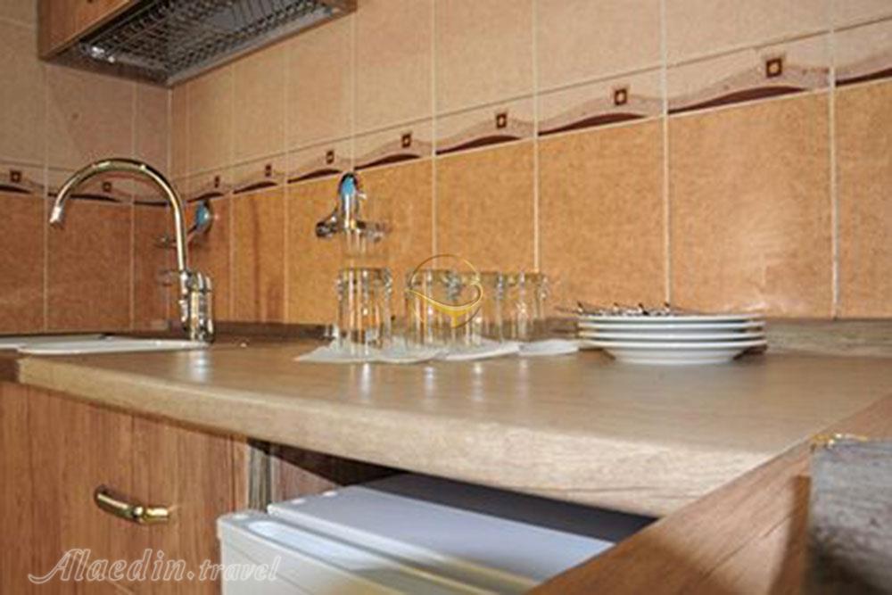 آشپزخانه سوییت هتل آپارتمان لبخند مشهد | علاءالدین تراول