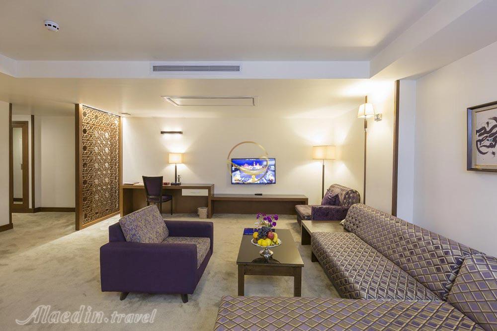 آپارتمان دو خوابه هتل 4 ستاره نگین پاسارگاد مشهد | علاءالدین تراول