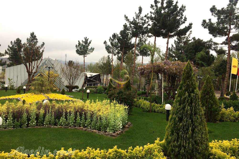 فضای سبز هتل 5 ستاره پارک حیات مشهد | علاءالدین تراول