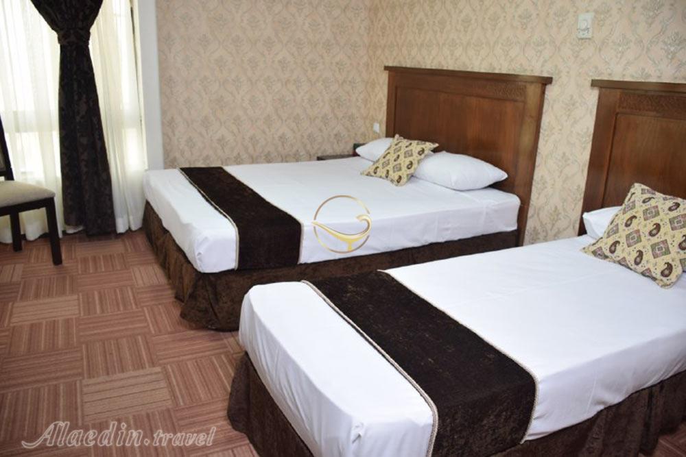 اتاق دو تخته تویین هتل سه ستاره رضویه مشهد | علاءالدین تراول