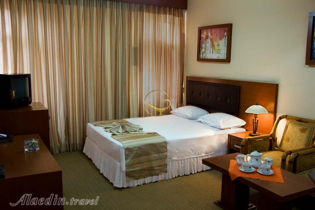 اتاق دبل هتل 3 ستاره سی برگ مشهد | علاءالدین تراول