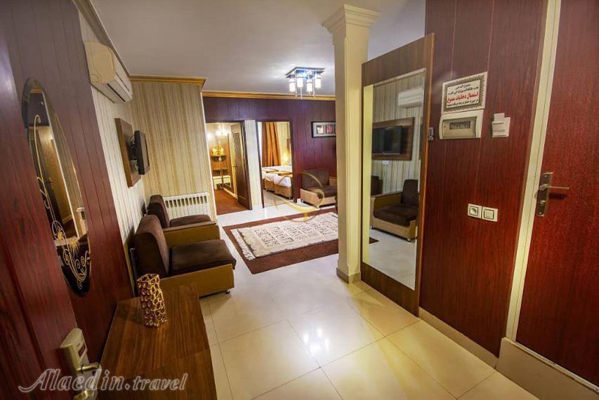 هتل آپارتمان زمرد مشهد | علاالدین تراول