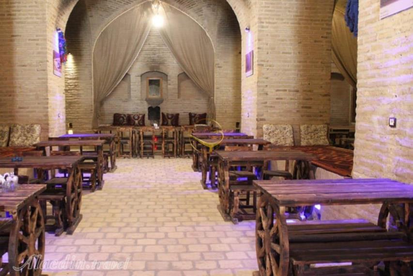 هتل کاروانسرای صفویه مهریز | علاءالدین تراول