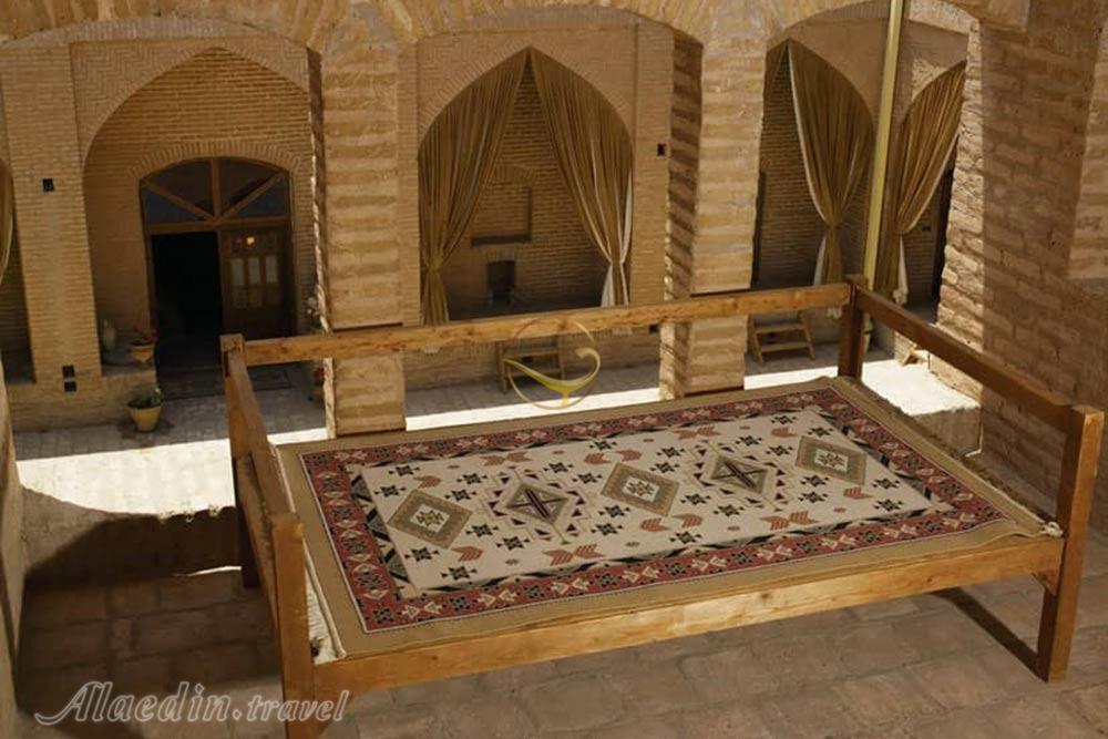 هتل کاروانسرای صفویه مهریز | علاءالدین تراول