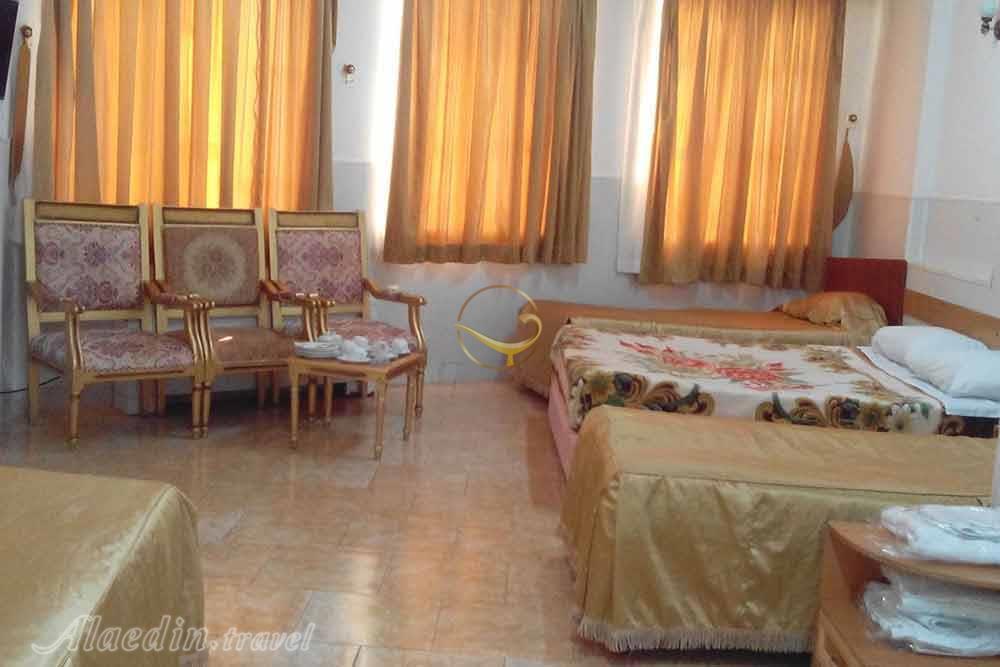 اتاق چهار تخته هتل سه ستاره بهجت میبد | علاءالدین تراول