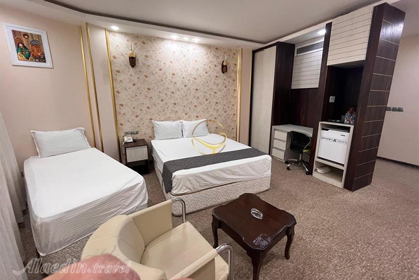 هتل مهربد فیروزه میبد | علاالدین تراول