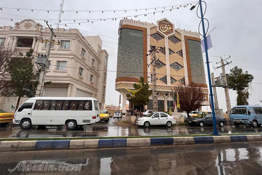 هتل مهربد فیروزه میبد | علاالدین تراول