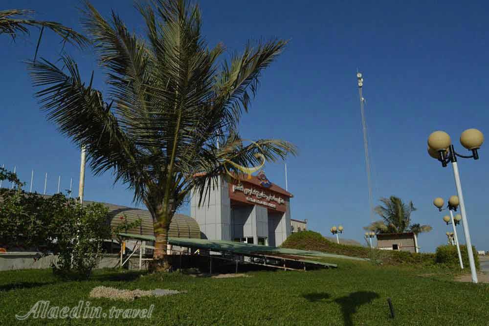 ورودی هتل ساحلی 4 ستاره خلیج فارس قشم | علاءالدین تراول