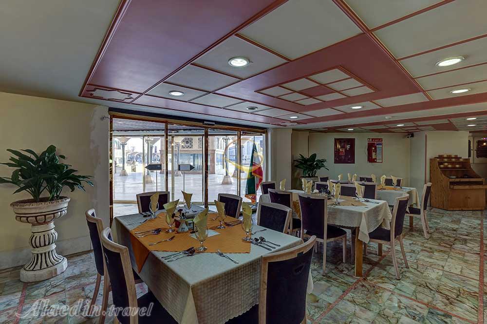 رستوران هتل 4 ستاره بین المللی قم | علاءالدین تراول