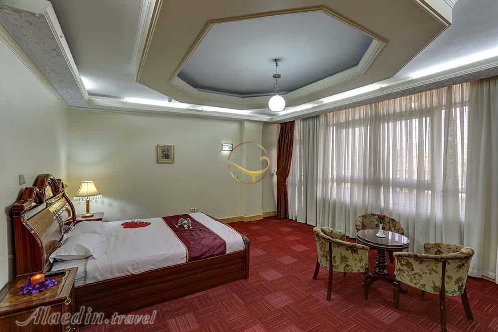 سوئیت دوتخته دبل هتل 4 ستاره خورشید قم | علاءالدین تراول