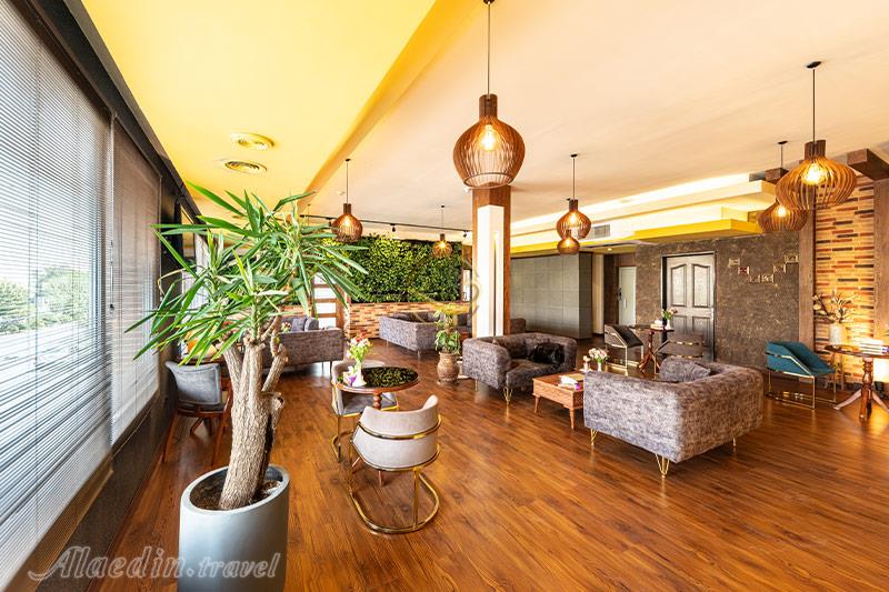 عکس های هتل بزرگ پارسیا قم