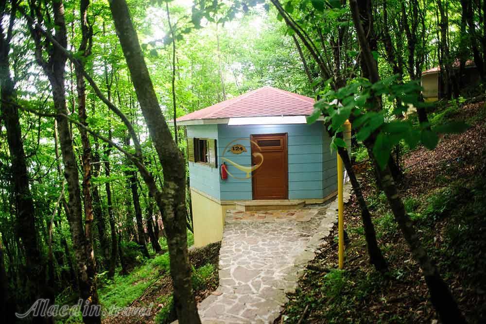 کلبه هتل 4 ستاره بام سبز رامسر | علاءالدین تراول