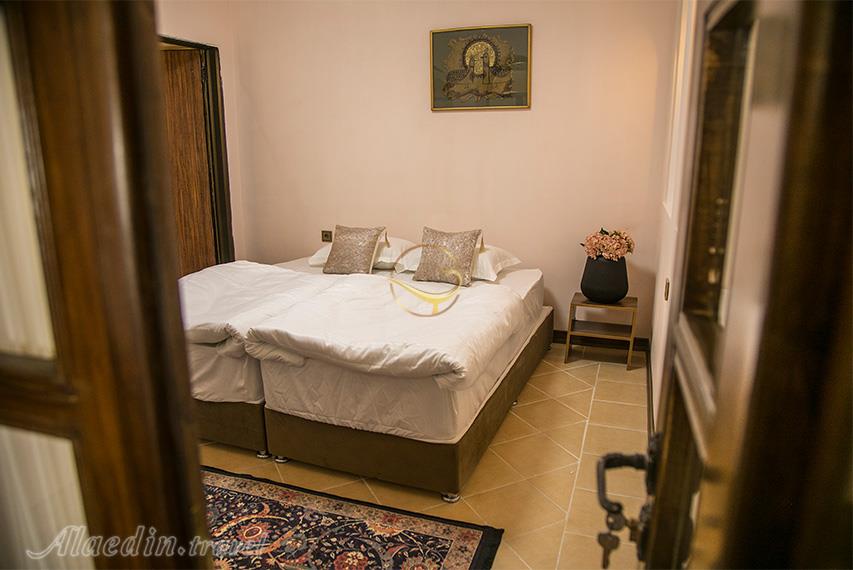 بوتیک هتل دیاکو سنندج | علاالدین تراول