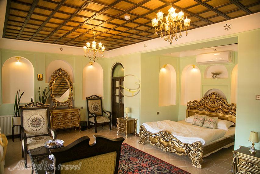 بوتیک هتل دیاکو سنندج | علاالدین تراول