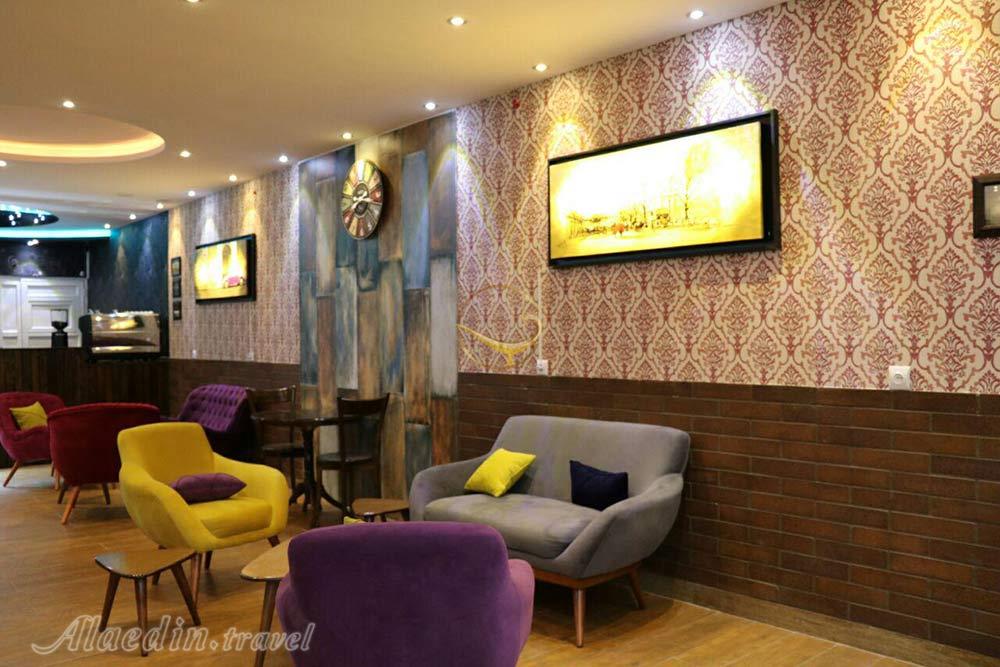 کافی شاپ هتل دیبا شهرکرد | علاءالدین تراول