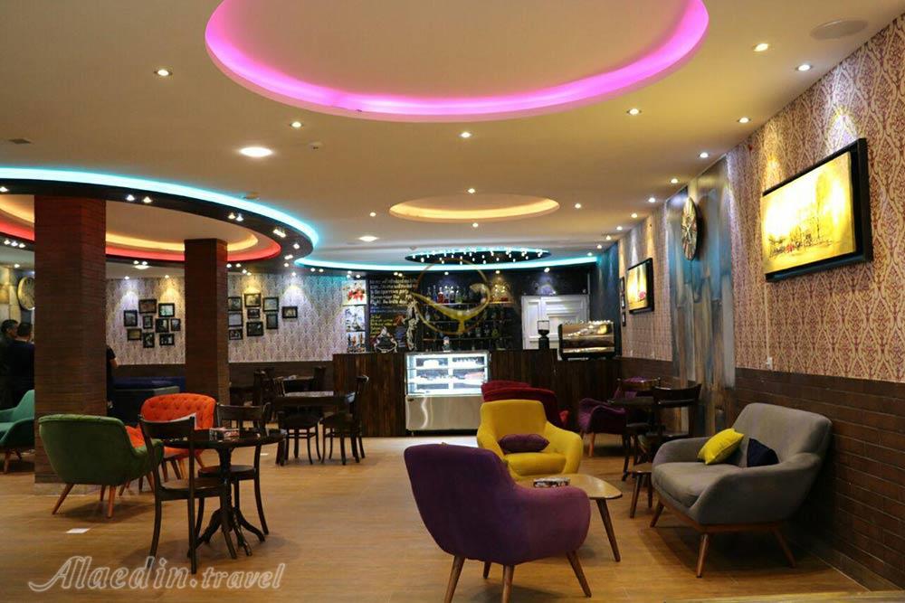 کافی شاپ هتل دیبا شهرکرد | علاءالدین تراول