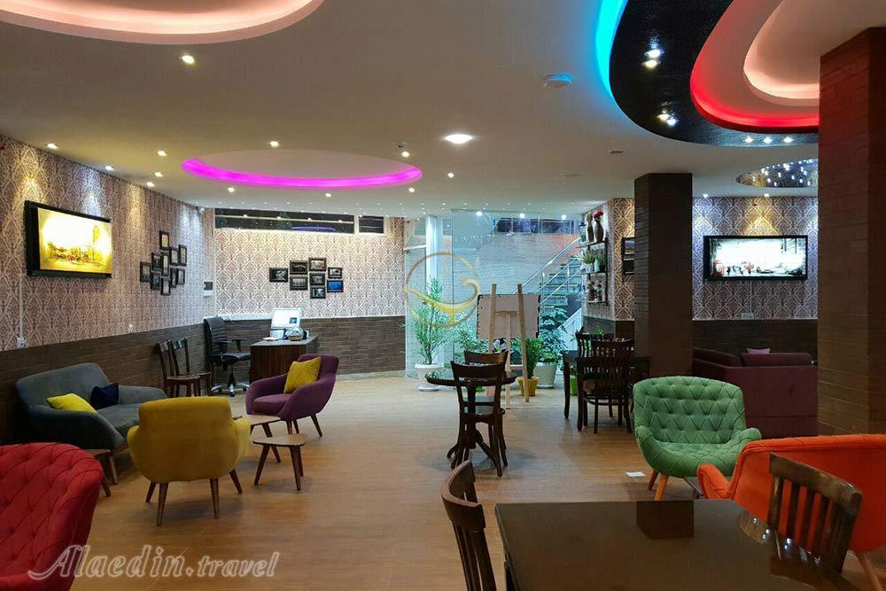 کافی شاپ هتل دیبا شهرکرد | علاءالدین تراول