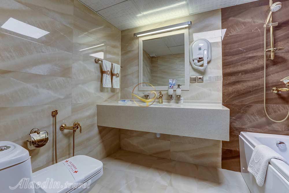 سرویس بهداشتی و حمام هتل 4 ستاره آریو برزن شیراز | علاءالدین تراول