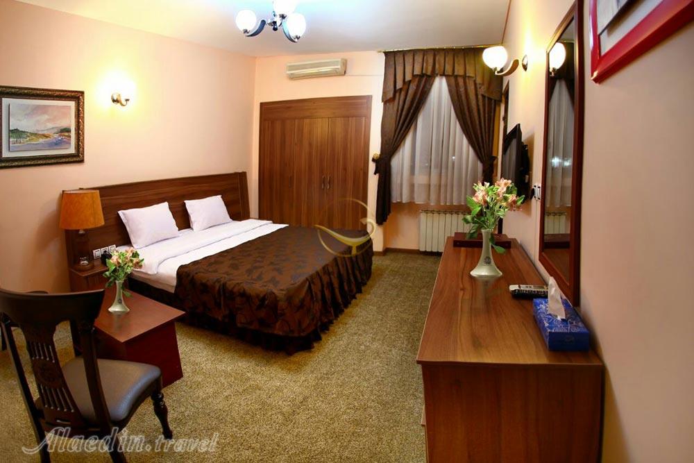 اتاق دوتخته دبل هتل 3 ستاره اطلس شیراز | علاءالدین تراول