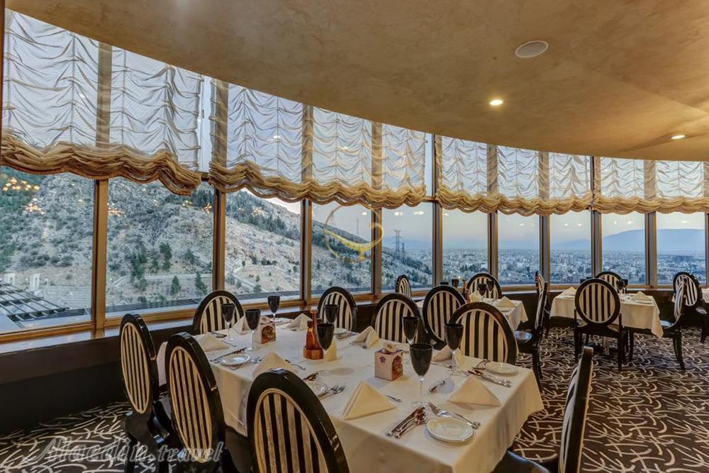 هتل بزرگ شیراز | علاءالدین تراول