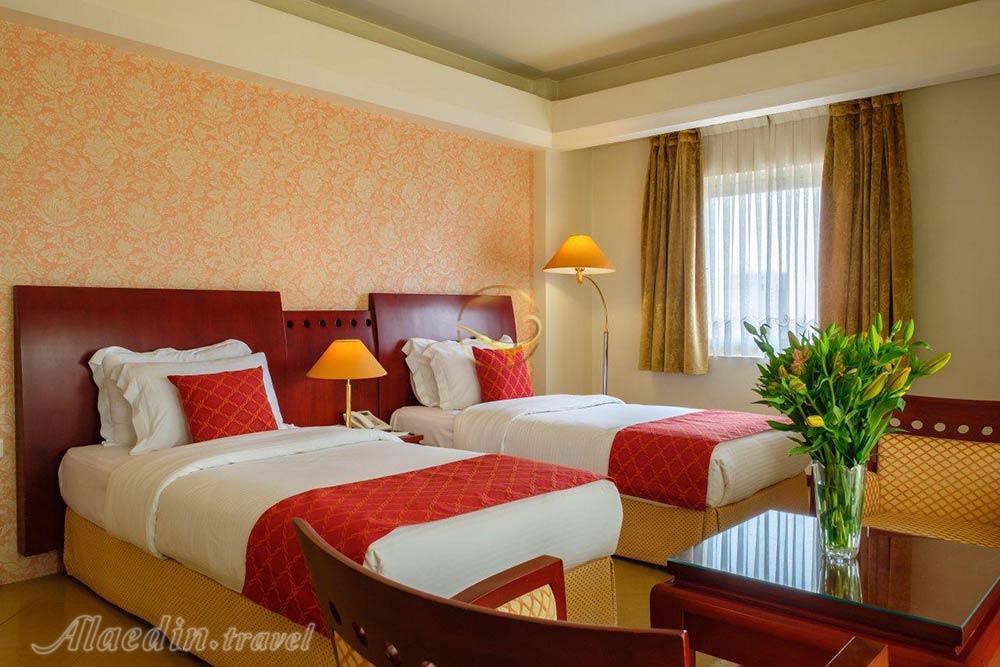 اتاق دو تخته تویین هتل 5 ستاره هما شیراز | علاءالدین تراول