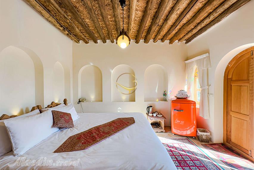 بوتیک هتل ایرانمهر شیراز | علاالدین تراول