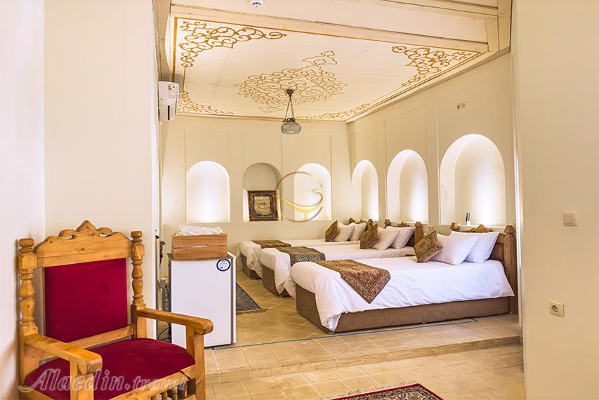 بوتیک هتل ایرانمهر شیراز | علاالدین تراول