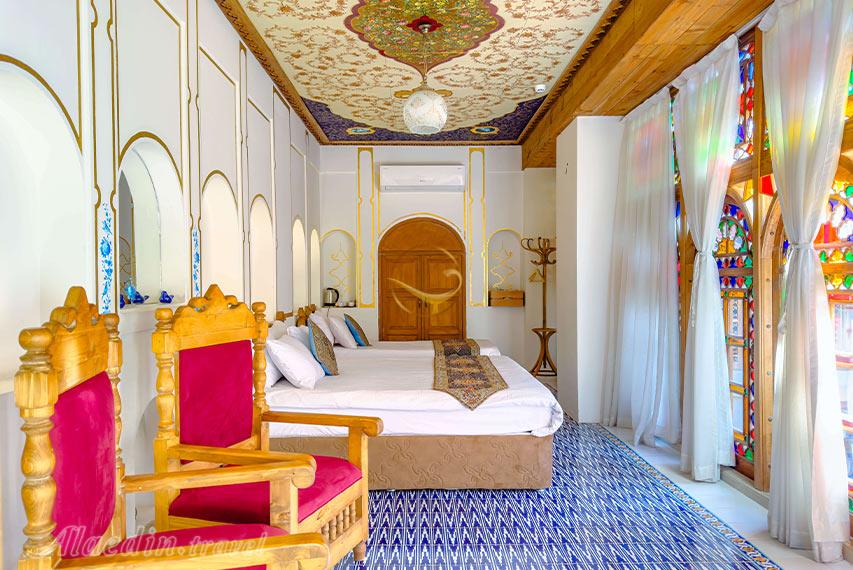 بوتیک هتل ایرانمهر شیراز | علاالدین تراول