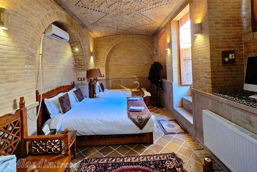 بوتیک هتل جهانشاهی شیراز | علاالدین تراول