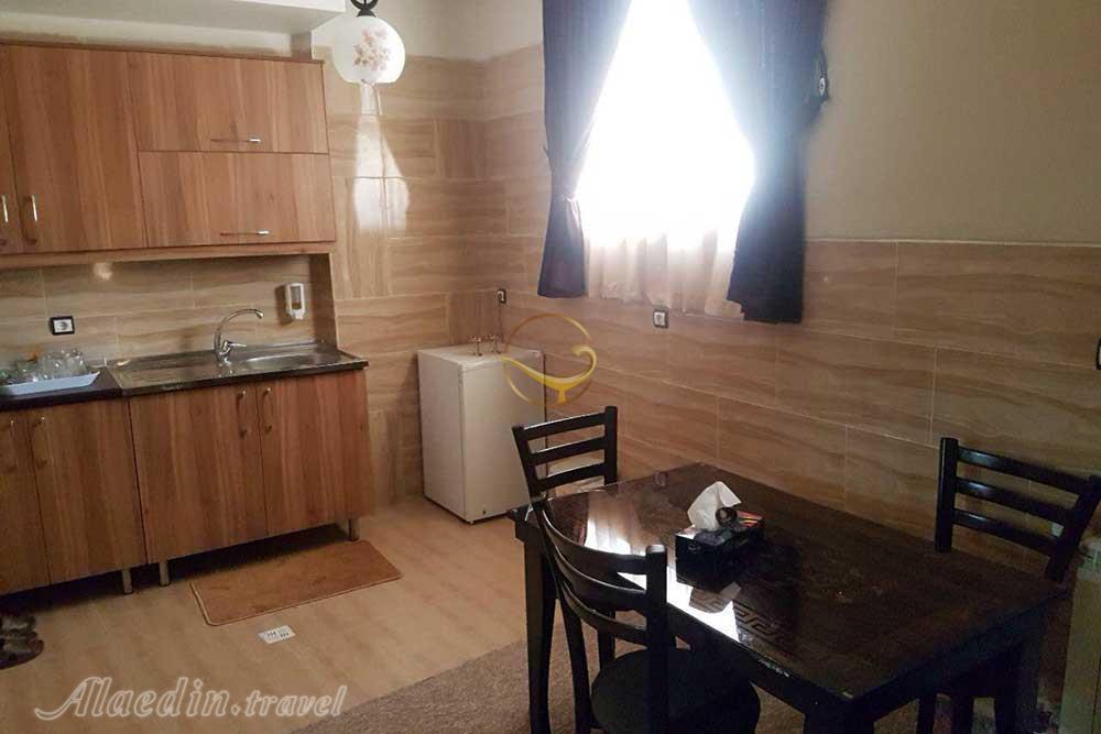 آشپزخانه سوئیت هتل کیوان شیراز | علاءالدین تراول