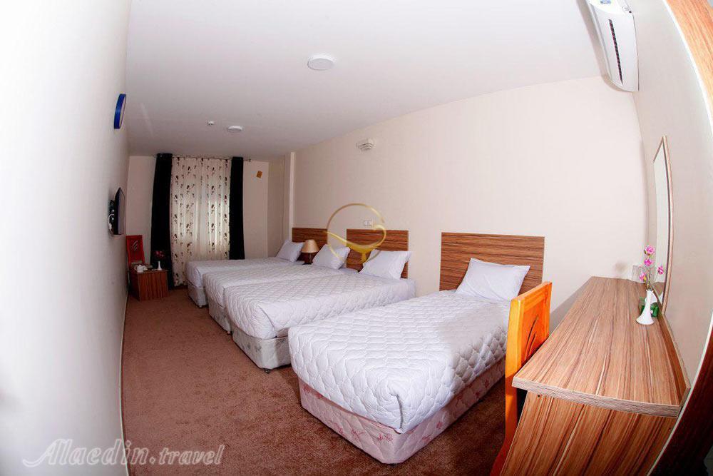 اتاق چهار تخته هتل نصیرالماک شیراز | علاءالدین تراول