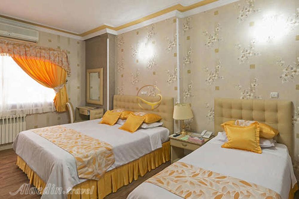 اتاق سه تخته هتل 4 ستاره پارسه شیراز | علاءالدین تراول